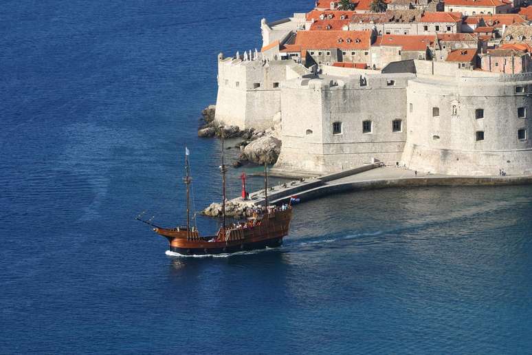 <p>O primeiro tour parte da bela cidade de Dubrovnik, no litoral da Croácia, que serve como cenário de Kings Landing, capital dos Sete Reinos da série</p>