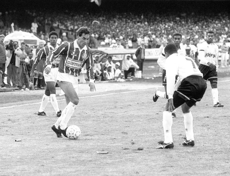 Edmundo era a jovem estrela do elenco palmeirense montado pela Parmalat