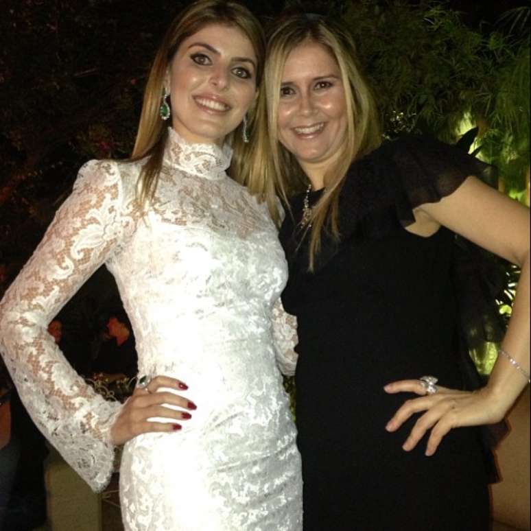 Andressa Mendonça postou uma foto durante a festa beneficente, realizada no Palácio das Esmeraldas