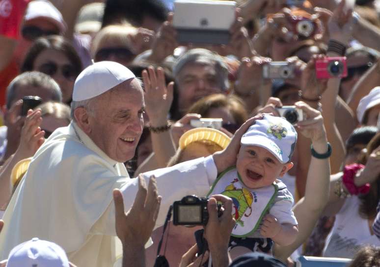 <p>O atual papa ficou conhecido pela preferência pelo contato com o público</p>