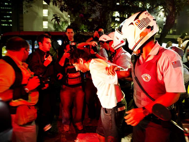 <p>Os protestos em junho de 2013 foram marcados por confrontos com a polícia em São Paulo</p>