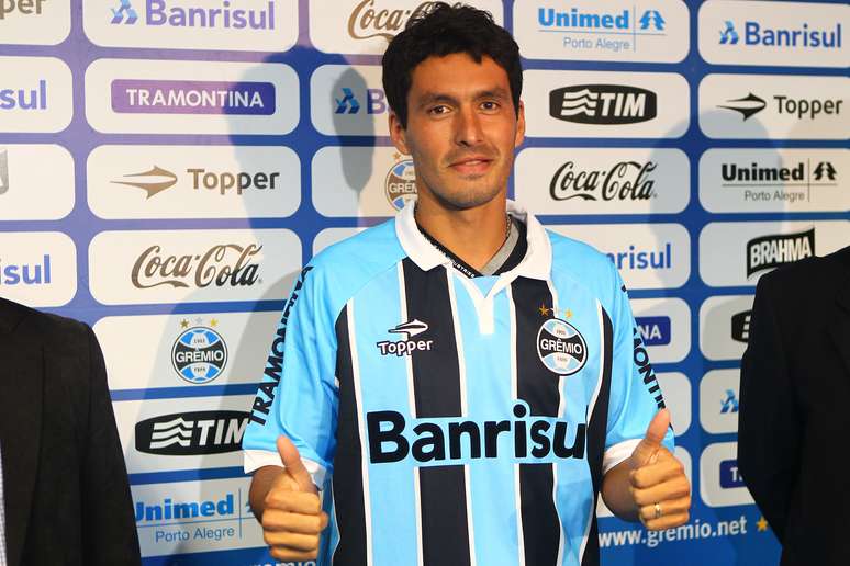 <p>Contratação de Riveros pode ter sido a última do Grêmio para 2013</p>