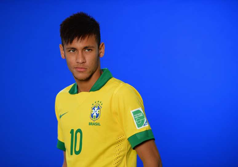 <p>Foram divulgadas as fotos oficiais da Seleção Brasileira para a disputa da Copa das Confederações. Confira:</p>