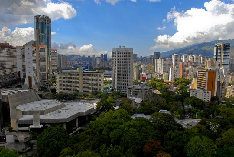 Caracas é uma cidade surpreendente. Encravada em um vale a poucos quilômetros do mar do Caribe, a capital venezuelana é recheada de atrações culturais e áreas verdes