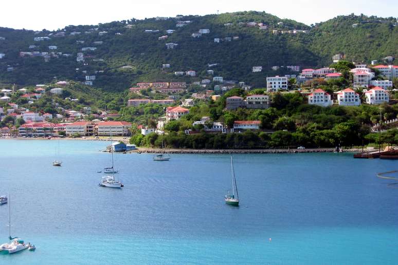 Charlotte Amalie, em Saint Thomas, é a belíssima capital do arquipélago das Ilhas Virgens Norte-americanas, que ainda conta com as ilhas de Saint John e Saint Croix