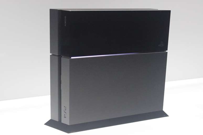 <p>O PlayStation 4 custará R$ 3.999</p>
