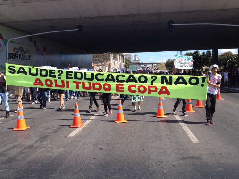 <p>Manifestações pelo País marcaram dias que antecederam a Copa das Confederações</p>