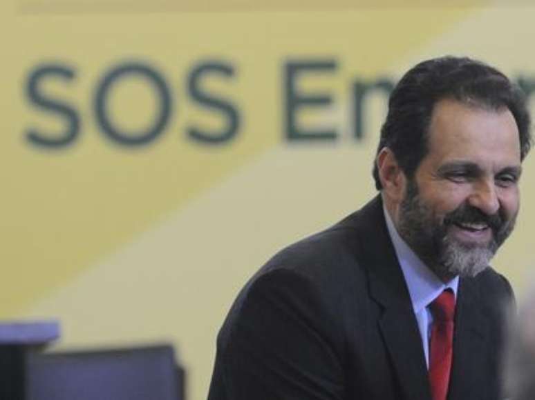 Agnelo Queiroz deu sequ&ecirc;ncia ao curso e contrariou seu discurso de campanha