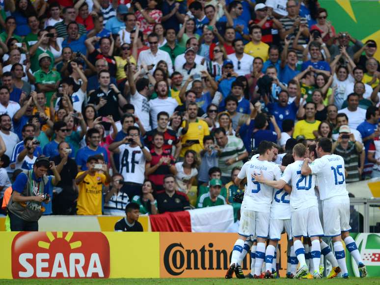<p>Gols de Pirlo e Balotelli garantiram a vitória italiana sobre o México</p>
