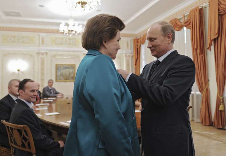 Valentina Tereshkova recebeu a Ordem de Alexander Nevsky do presidente russo, Vladimir Putin, na última sexta-feira