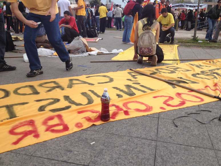 <p>Apontado como 'vilão' em protestos anteriores, vinagre marca presença no quinto dia de manifestações em São Paulo</p>