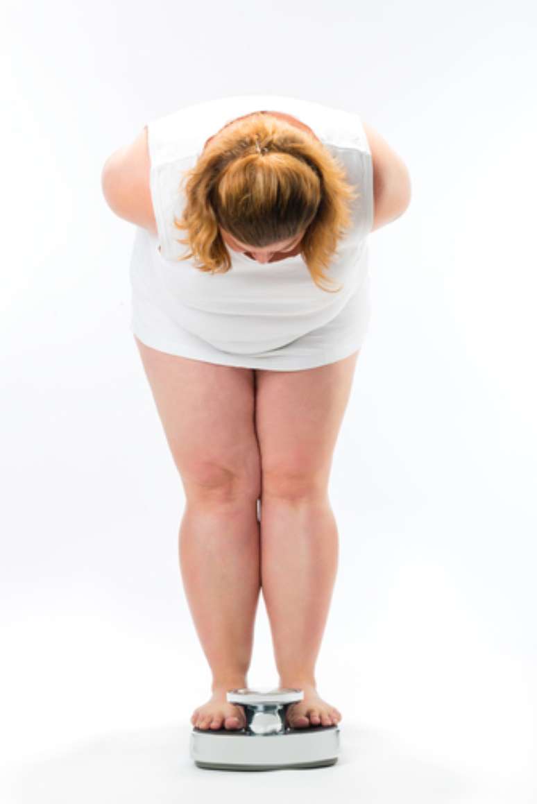 Segundo um estudo da Escola de Saúde Pública da Universidade de Harvard (EUA), acompanhou 37 mil homens por 16 anos e percebeu que a obesidade estava associada a um aumento de 29% dos casos de problemas inflamatórios bucais
