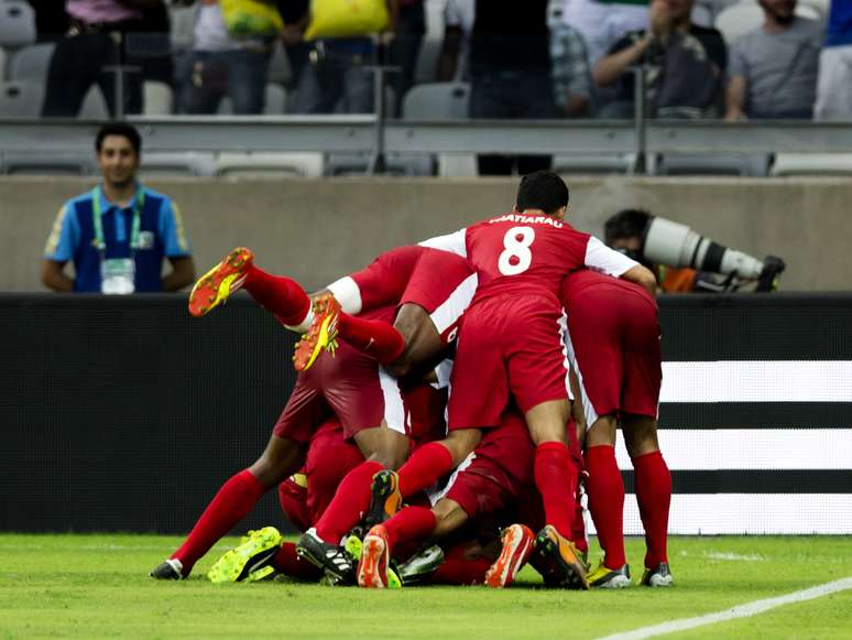 <p>Taiti realizou sonho e comemorou unido o gol que empolgou o Mineirão</p>