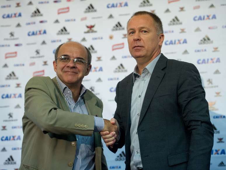 <p>Presidente do Fla, Eduardo Bandeira de Mello apresentou o novo treinador rubro-negro</p>