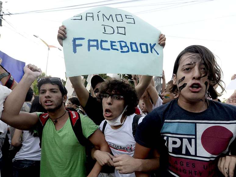 <p>Manifestantes vão às ruas de Fortaleza na última segunda; promessa de mais protestos na quarta</p>