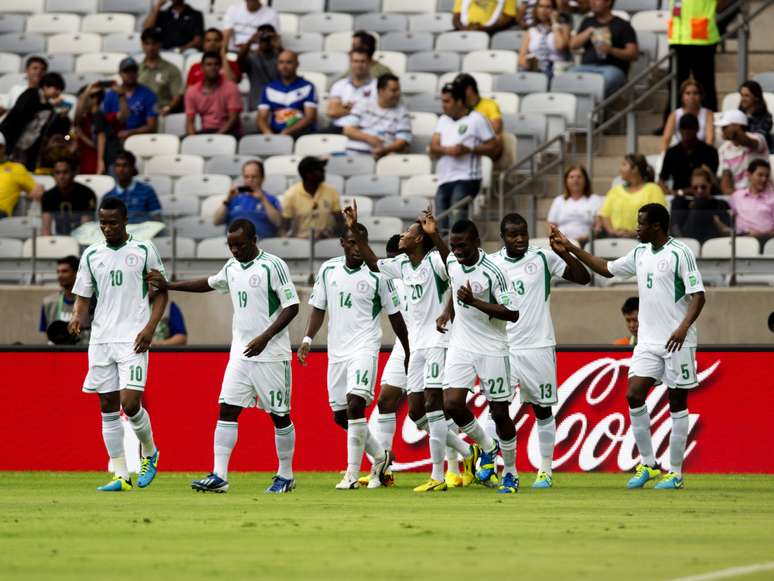 <p>Nigéria contou com dois gols contra para bater Taiti</p>