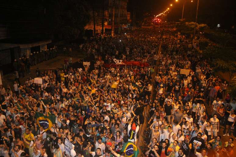 PA: protesto termina com elogios entre PMs e manifestantes