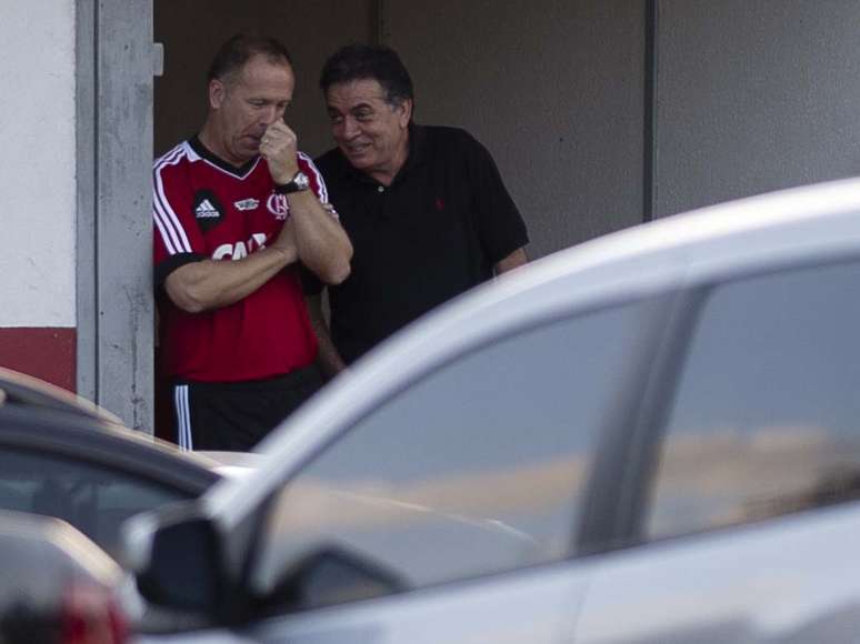 <p>Paulo Pelaipe e Mano Menezes no Flamengo; amizade de longa data</p>