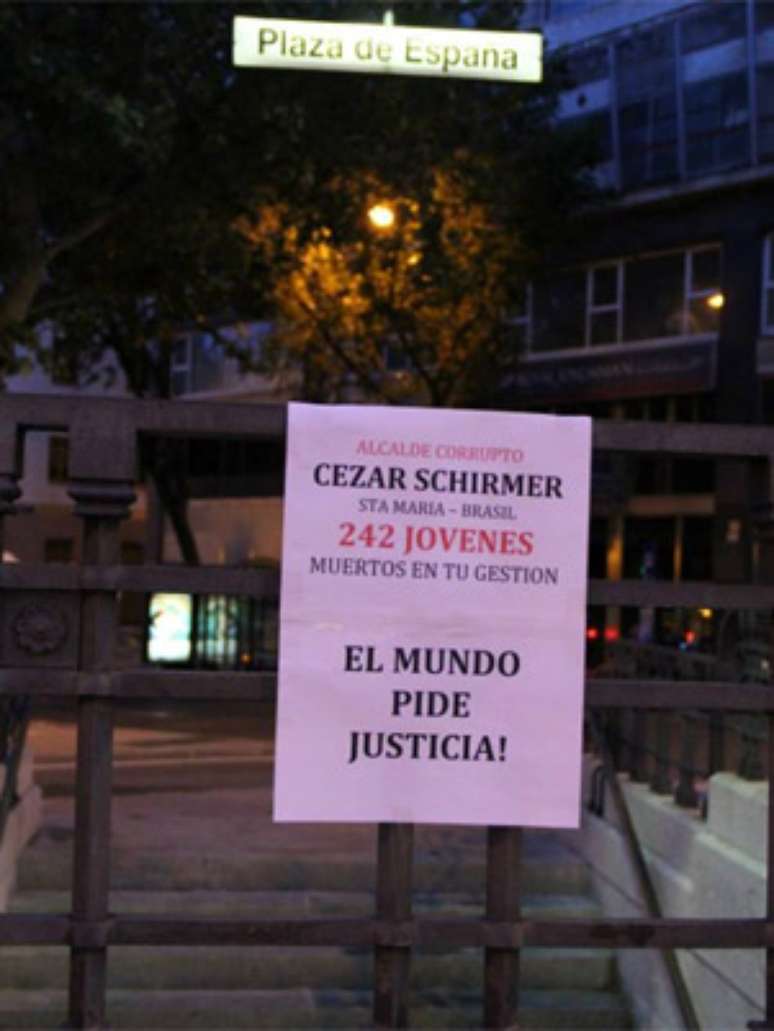 Panfletos estão espalhados pela Espanha