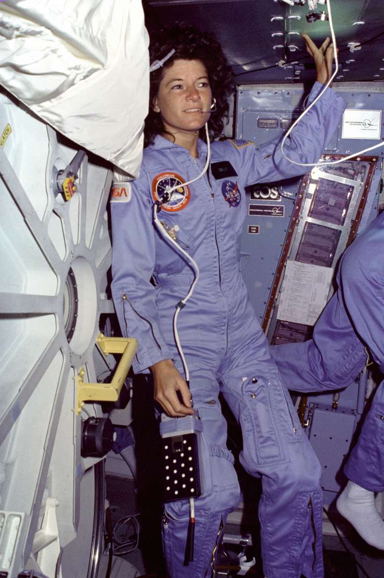 Sally K. Ride foi a primeira astronauta americana a participar de uma missão espacial, em 1983