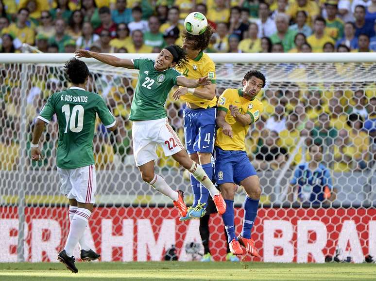 <p>Zaga da Seleção com David Luiz e Thiago Silva não leva gol a três jogos</p>