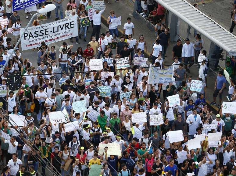 <p>Manifestantes que foram &agrave;s ruas em 2013 contra os reajustes j&aacute; planejam novos protestos ao redor do Brasil</p>