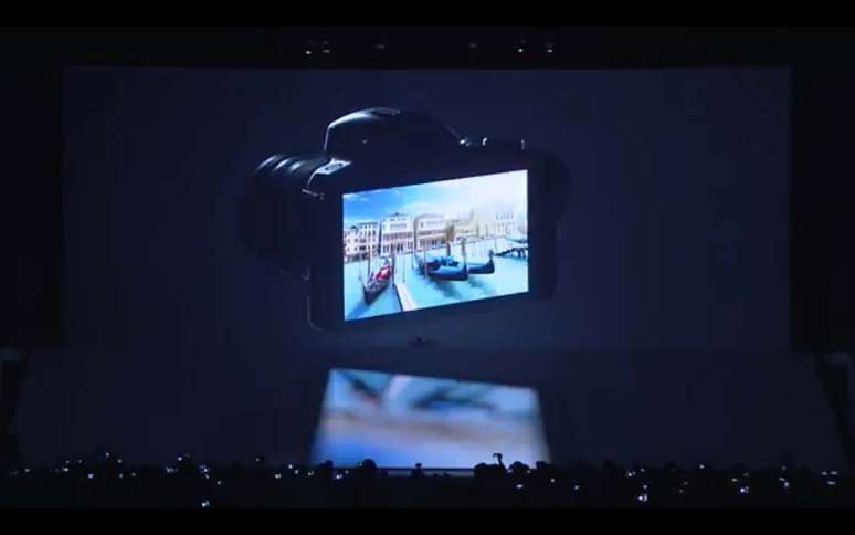 <p>Uma das novidades anunciadas é a Galaxy NX, câmera mirrorless com Android</p>