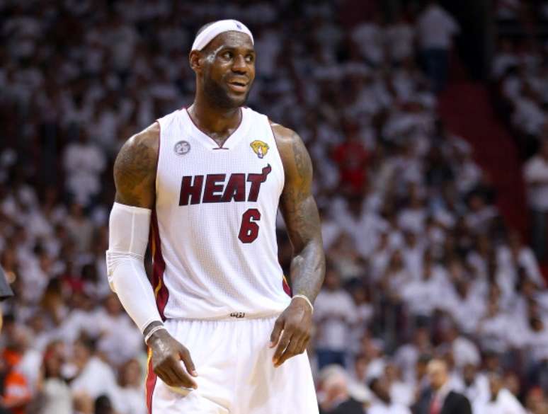 <p>LeBron James foi o cestinha da partida e eleito o MVP da série final</p>