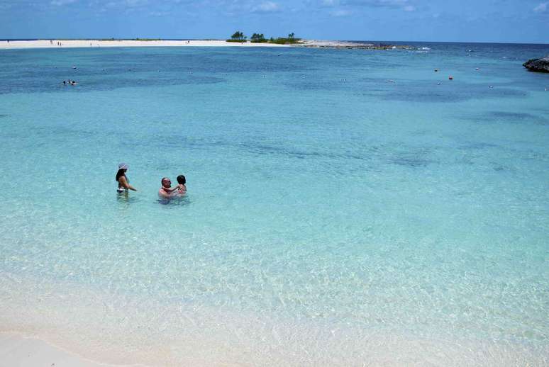 <p>A capital das Bahamas, Nassau, passa &oacute;tima impress&atilde;o para os turistas</p>