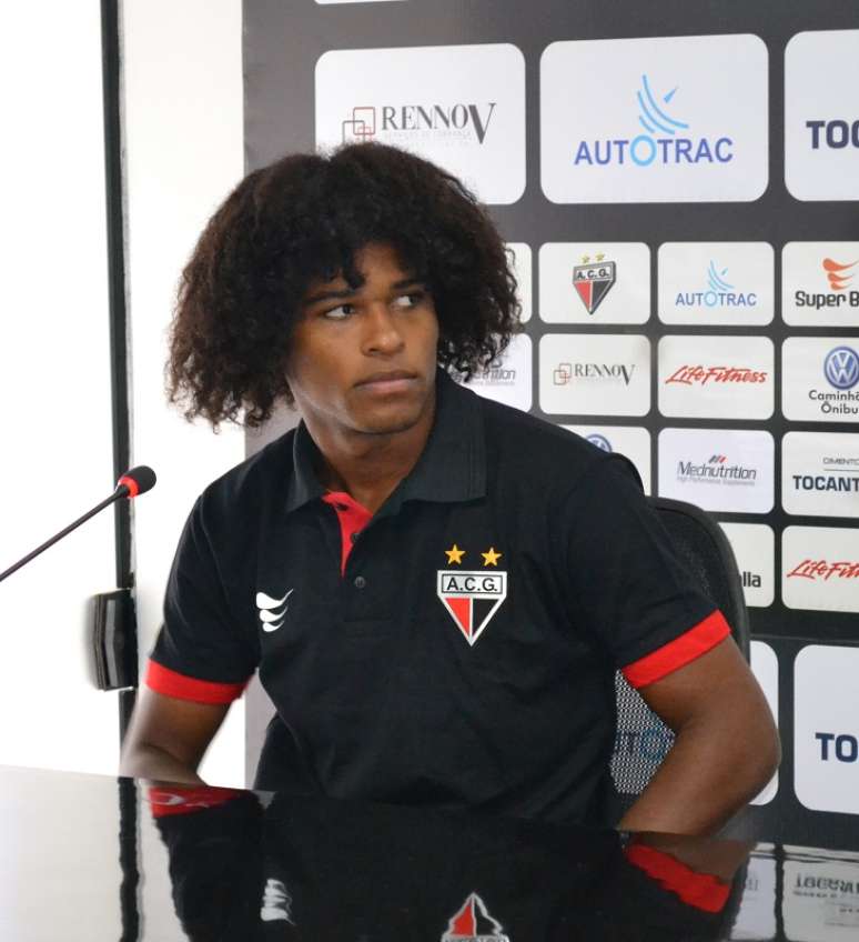 William Barbio espera nova oportunidade como titular