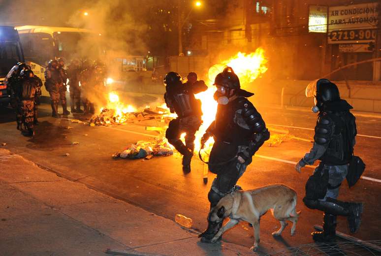 <p>Niterói, em mais uma noite de protestos</p>