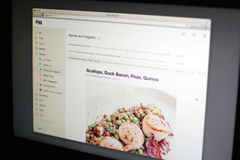 Digg Reader - Após a notícia do fim do Reader, o site de compartilhamento de notícias Digg saiu correndo para desenvolver um leitor de RSS para se tornar o substituto do serviço do Google. E aconteceu: o serviço, chamado de Digg Reader, será lançado na quarta-feira. Ele estará dispónível na web e iOS 