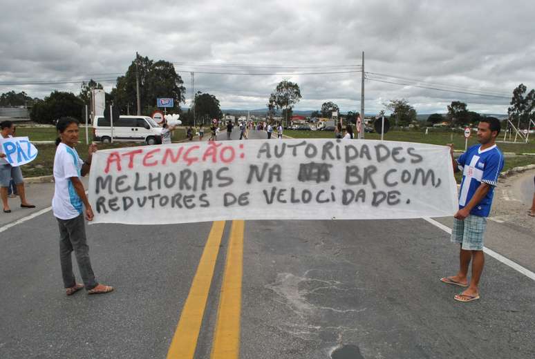 Falta de segurança da rodovia federal foi a principal causa do protesto, que durou cerca de 50 minutos