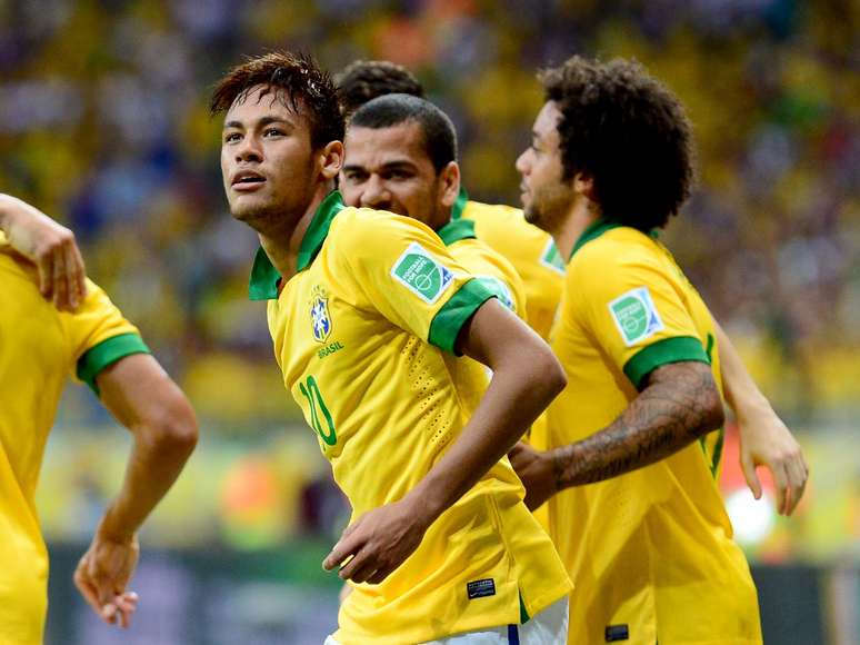 <p>Neymar fez gol fundamental em cobran&ccedil;a de falta da entrada da &aacute;rea</p>
