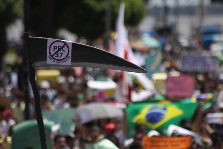 <p>Marcha contra a proposta seguiu pac&iacute;fica na capital do Par&aacute;</p>