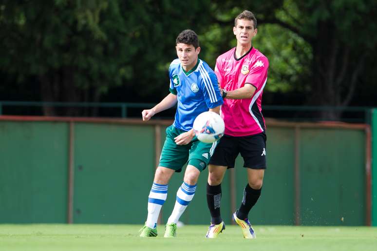 <p>Após primeiro tempo sem gols, Palmeiras marcou duas vezes e venceu</p>