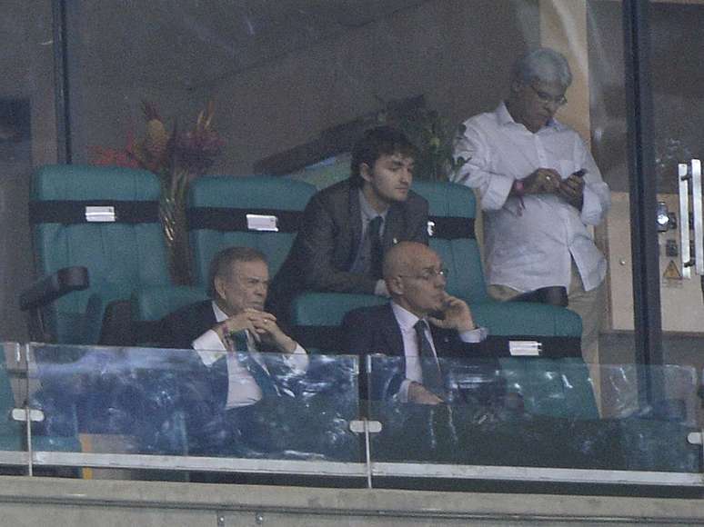 <p>Marin assiste ao jogo na Arena Fonte Nova ao lado do ex-treinador italiano Arrigo Sacchi</p>