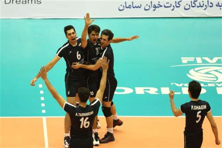 Em jogo de cinco sets, Irã derrotou sérvios