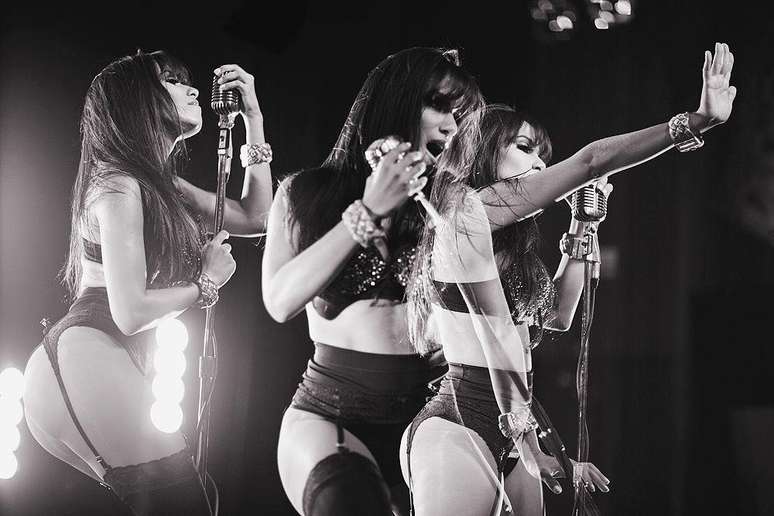 "A m&uacute;sica tem esse poder: de deixar voc&ecirc; na fossa ou deixar voc&ecirc; super "up", animada", disse Anitta ao Terra