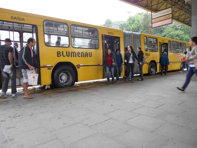 <p>Prefeito enviou à Câmara projeto para nova redução da tarifa de ônibus em Blumenau</p>