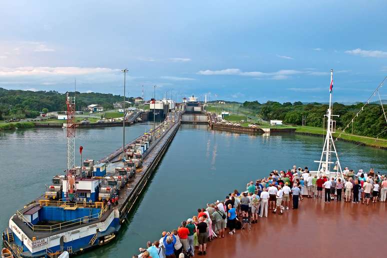 O Canal do Panamá foi construído pelo governo dos Estados Unidos e inaugurado em 1914