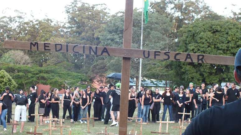 <p>Alunos de medicina da UFSCar ficaram 82 dias em greve para protestar contra a falta de estrutura do curso</p>