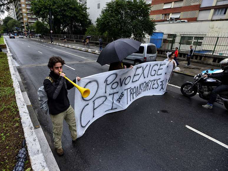 Manifestantes cobram a criação da CPI para investigar o transporte público em São Paulo