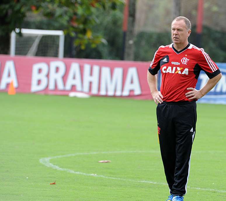 Novo técnico, Mano Menezes vai apostar no coletivo do Corinthians