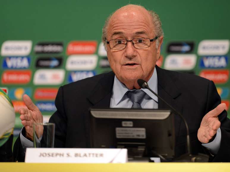 Joseph Blatter esteve na abertura da Copa das Confederações e logo foi acompanhar o Mundial Sub-20