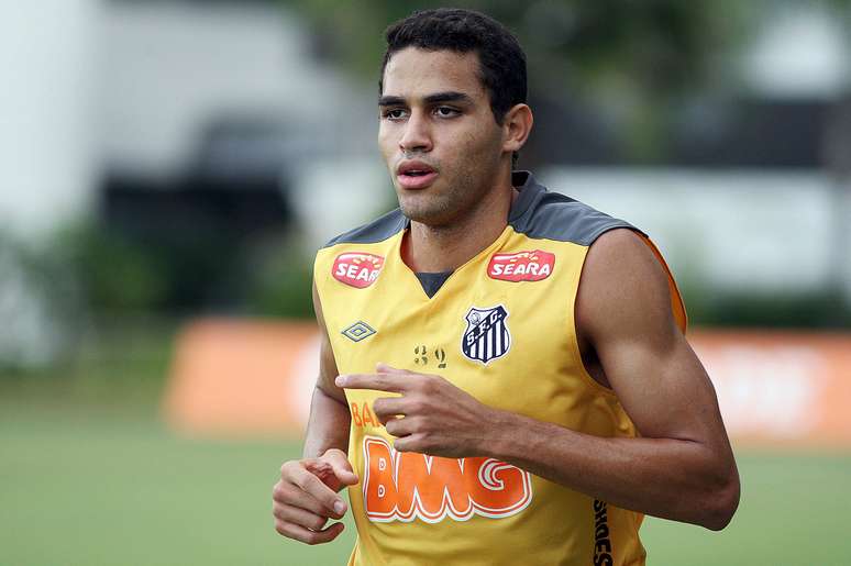 <p>Alan Kardec fica no Palmeiras por empréstimo até junho de 2013</p>