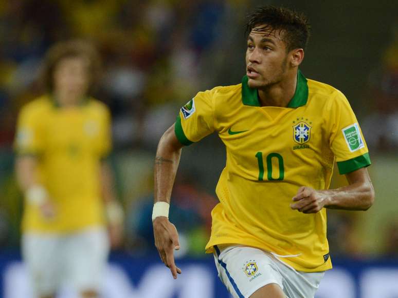 Neymar foi eleito o melhor em campo da final contra a Espanha e faturou a Bola de Ouro da Copa das Confederações