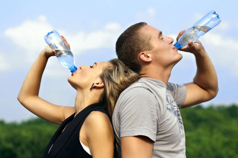 <p>Ficar com sede é um indicador infalível de que o corpo precisa de água</p>