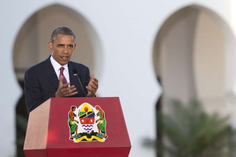 Obama fala durante a entrevista coletiva na Tanzânia