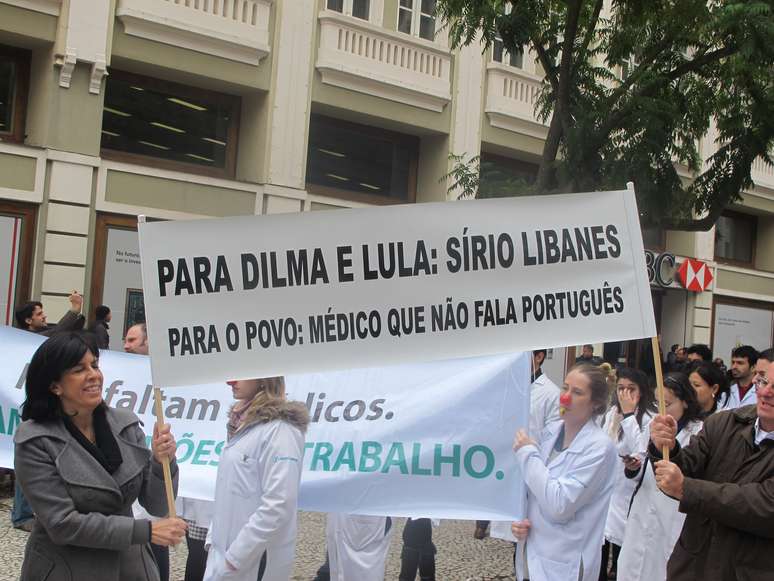 Os médicos de Curitiba criticaram a vinda de estrangeiros, principalmente pela dificuldade com o idioma
